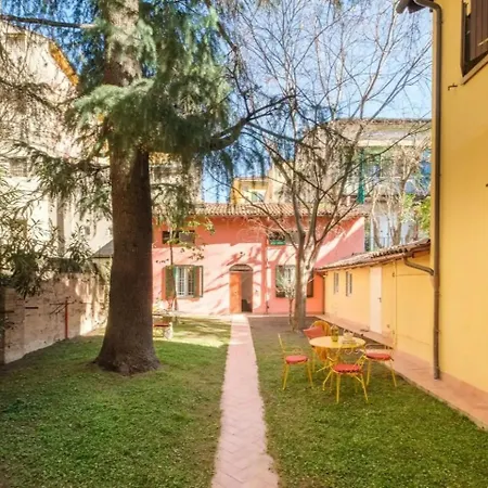 公寓 Charming Vintage By Piazza Maggiore With Garden *