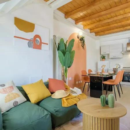 Appartement Charming Vintage By Piazza Maggiore With Garden