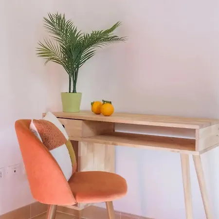 Charming Vintage By Piazza Maggiore With Garden Appartement *